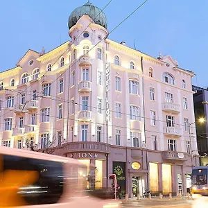3* Otel Lion